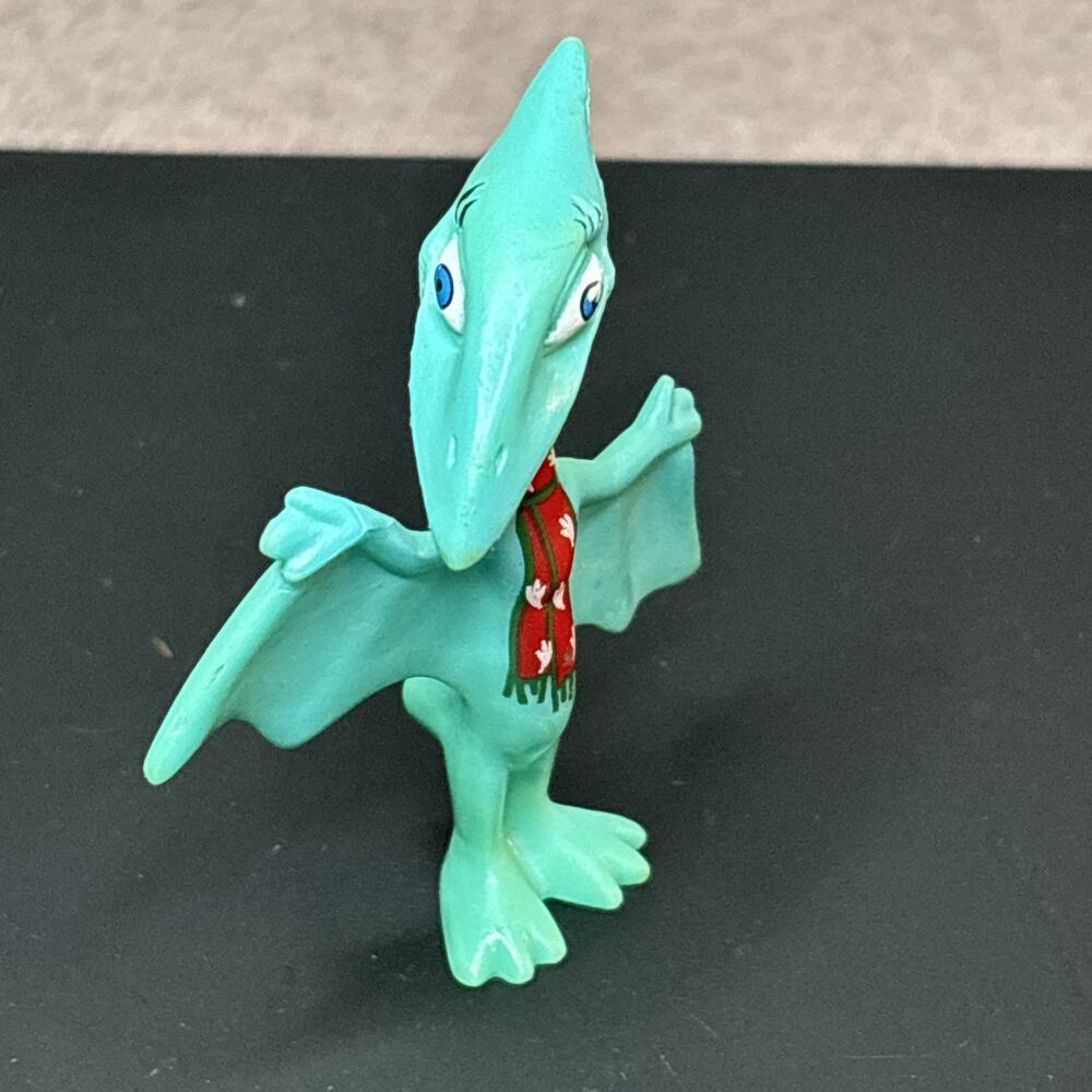 2012 Winter Friends Scarf Shiny 2” Target Exclusive Action Figure - Picture 4 of 6